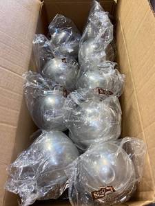 lot 21677 image: Lot of (16) sleeves Dart clear dome lid with hole approx (800) lids