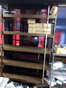 lot 21685 image: Wood bookshelf with (5) shelves with metal supports