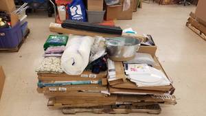 lot 4 image: Assorted pallet of clean merchandise