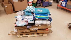 lot 8 image: Assorted pallet of clean merchandise