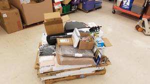 lot 9 image: Assorted pallet of clean merchandise