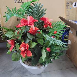 lot 1402 image: Artificial Plant