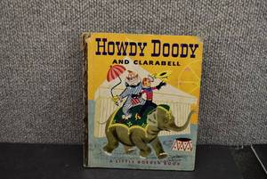 lot 5289 image: Vintage Howdy Doody and Clarabell  Little Golden Book  1952  7 12x 8 78