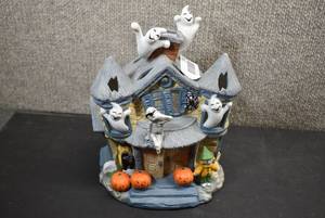 lot 5332 image: Halloween Haunted House Candle Holder  Partylite  9x8x7