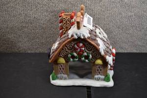 lot 5333 image: Christmas Gingerbread House Candle Holder  Partylite  7.75x8.5x7