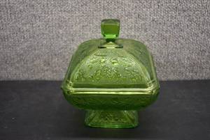 lot 5335 image: Vintage Glass Acorn Oak Leaf Lidded Candy Dish  Jeannette  Green  5.5 L