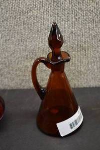 lot 5371 image: Vintage Hand Blown Plum Cruet WIth Matching Stopper And Applied Handle  Made In Portugal  7.5x3.5
