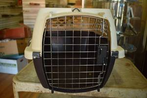 lot 5350 image: Brown And Tan Pet Carrier  Petmate  21x13x13  LOCAL PICKUP ONLY