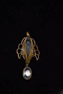 lot 1016 image: Necklace Pendant  Blue Stones & Gold-toneBrass  4 cm Brooch