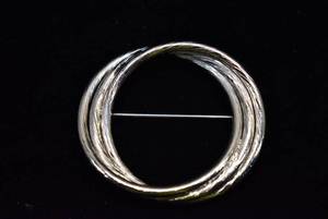 lot 1022 image: Circle Brooch  Silver-tone  1.5 Brooch