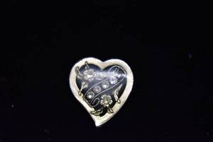 lot 1026 image: Brooch Heart  Silver-tone & White Stones  2.5 cm Brooch