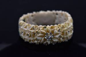 lot 1040 image: Unbranded Resin Bracelet  Rhinestones  3