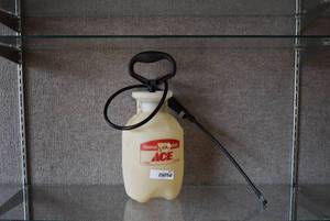 lot 1171 image: Chemical Sprayer  ACE Hardware  1 Gal  3.8 L  LOCAL PICKUP ONLY