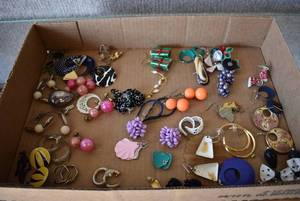 lot 1206 image: Large Lot Assorted Earrings  80s Style