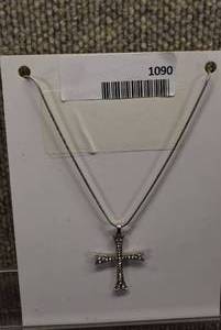 lot 1090 image: Costume Jewelry Cross Necklace  Silver Tone