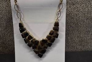 lot 1102 image: Handmade Glass Stone Necklace  Brown Stones & Silver Tone