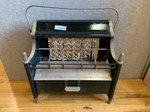 lot 8015 image: Rare Antique Coleman Radiant No. 4 Heater Black Enamel  Elements Included  LOCAL PICKUP ONLY