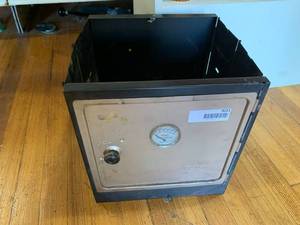 lot 8021 image: Vintage Folding Coleman Camp Oven  LOCAL PICKUP ONLY