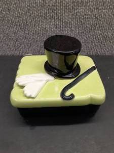 lot 7006 image: Top Hat Trinket Box  3x2.5