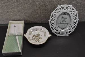 lot 1127 image: 50th Wedding Anniversary Memorabilia & Pen Holder  Bowl, Pen Holder, & Picture Frame