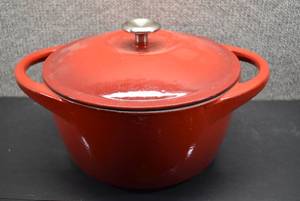 lot 1132 image: Red Dutch Oven  10 Diameter