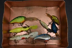 lot 1142 image: Lot of 7 Fishing Lures  Norman & Loud Mouth