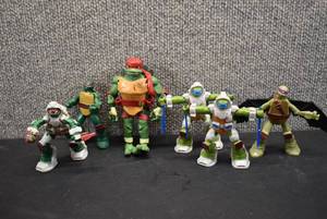 lot 1143 image: Lot of 6 Assorted Teenage Mutant Ninja Turtles Toys