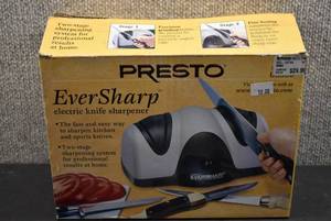 lot 1146 image: Presto Eversharp Electric Knife Sharpener