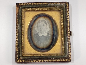 lot 3068 image: VTG Gem Sized Tintype Portrait of Old Woman 2 x 1.75