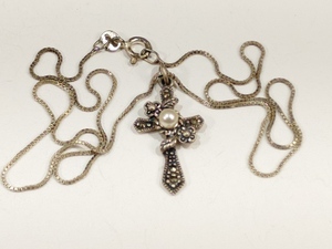 lot 3071 image: VTG Sterling Necklace Rhinestones and Faux Pearl Cross Pendant Marked Thailand 925 20g