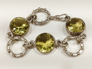 lot 3077 image: VTG Sterling Bracelet YellowGreen Stone Tested Sterling Total Weight 59.6g