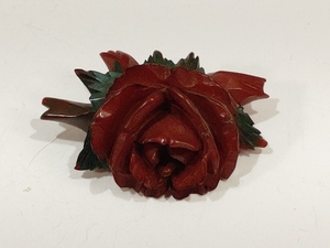 lot 3084 image: VTG Celluloid Pin Carved Rose