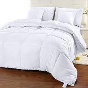 lot 61428 image: White Queen Size Duvet