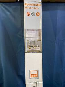 lot 2973 image: Retractable Safety Gate