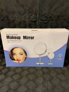 lot 3982 image: Tabletop Lighted Makeup Mirror - Portable
