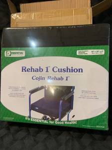 lot 3985 image: Essential Medical Supply REHAB 1 Heavy Duty Wheelchair Cushion