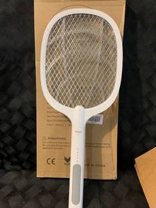 lot 3986 image: Pal & Sam - Electric Mosquito Swatter