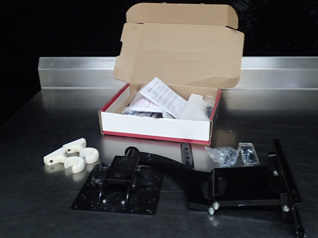 lot 8373 image: Vision Mount Flat Screen TV Mount