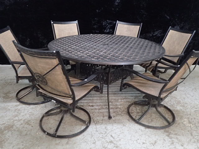 lot 8392 image: 7 Piece Outdoor Patio Furniture Set