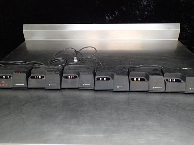 lot 8412 image: Lage Lot of Motorola Radio Charging Bases
