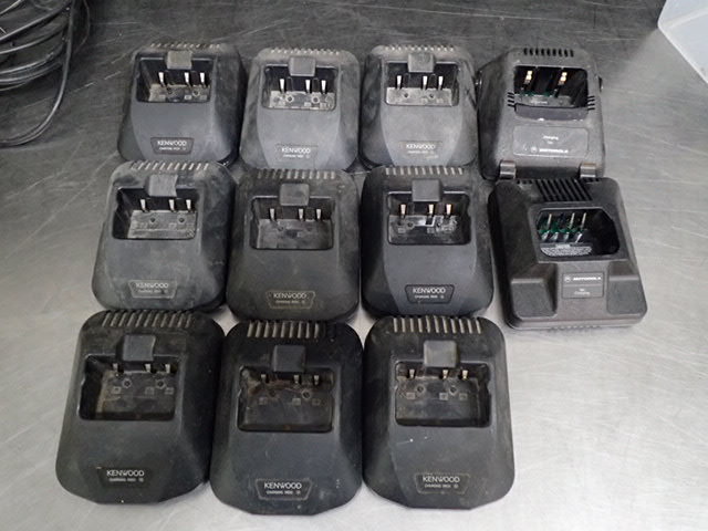 lot 8414 image: Lot of Radio Charging Bases
