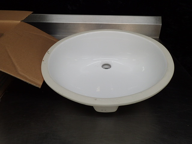 lot 8415 image: Toto Undercounter Porcelain Sink Basin