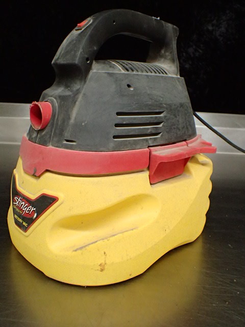 lot 9000 image: Stinger WetDry Vac