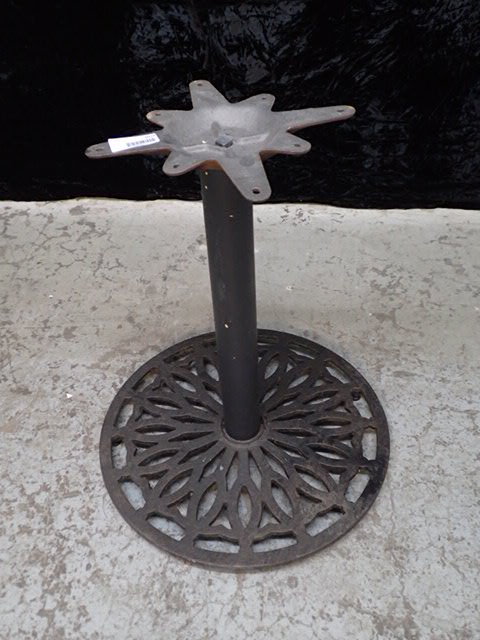 lot 9010 image: Cast Iron Decorative Table Base