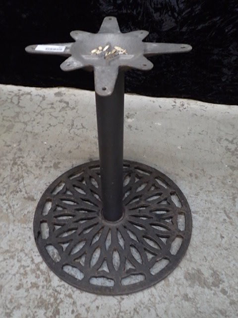 lot 9011 image: Cast Iron Decorative Table Base