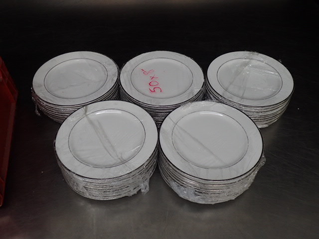 lot 9021 image: (50) 8 Plates