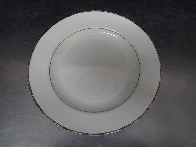 lot 9033 image: 10 Dinner Plates