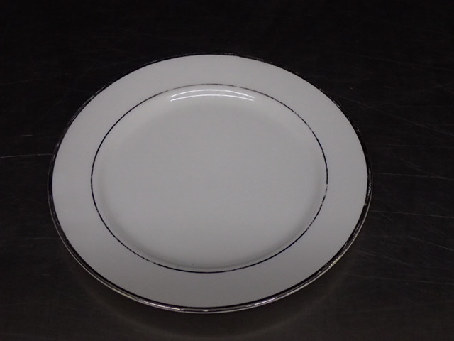 lot 9040 image: Lot of 8 Plates