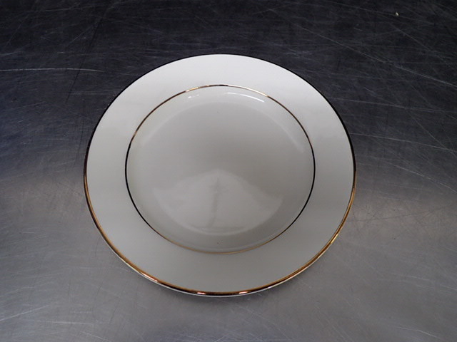 lot 9042 image: Lot of 7 Plates