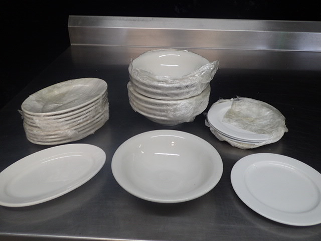 lot 9055 image: Large Lot of Plates and Bowls